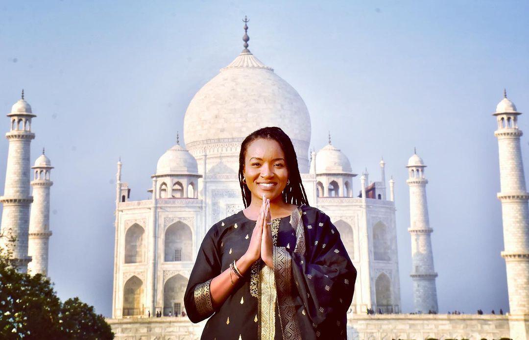 From Delhi: Taj Mahal and Agra Day Tour by Super-fast Train