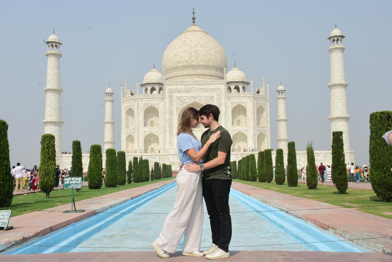 From Delhi: Sunrise Taj Mahal & Agra Private City Tour (All Inclusive)