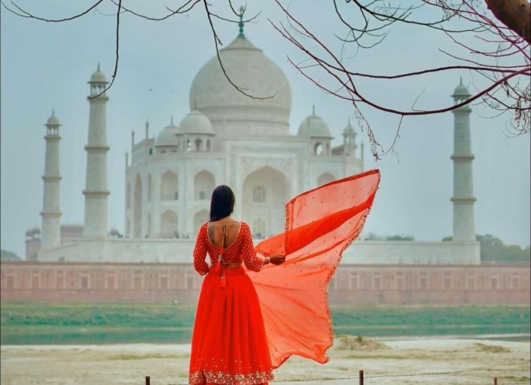 From Delhi: Taj Mahal & Agra City Tour by Car -All Inclusive